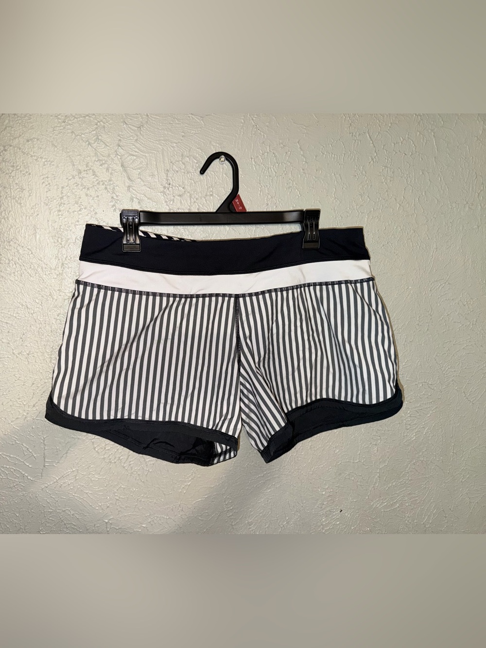 Lululemon navy striped low rise shorts